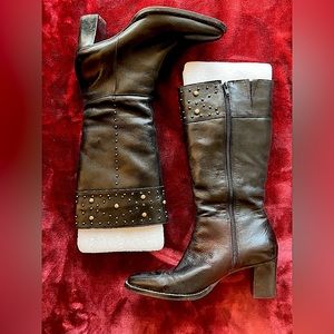 Mid rise boots